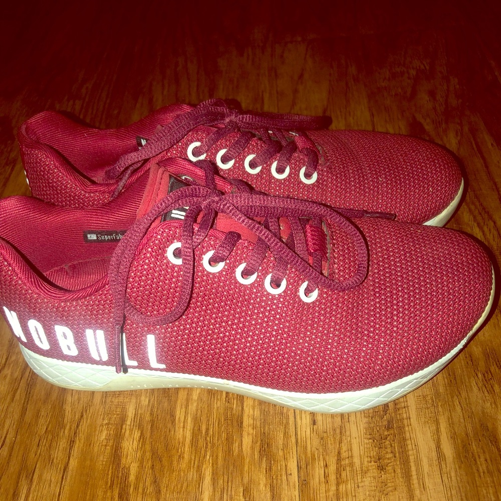 Maroon no bulls w7.5
